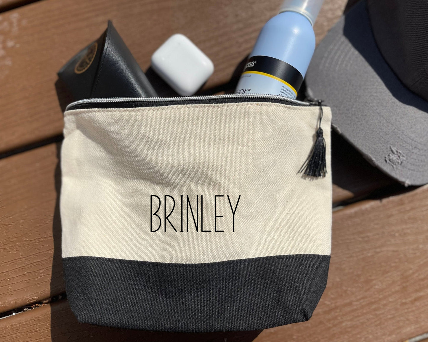 Personalized Tote bag with matching cosmetic bag| Tote and Make-up Bags| Personalized Cosmetic Bags| Lake bags| Beach bags| Gift bags